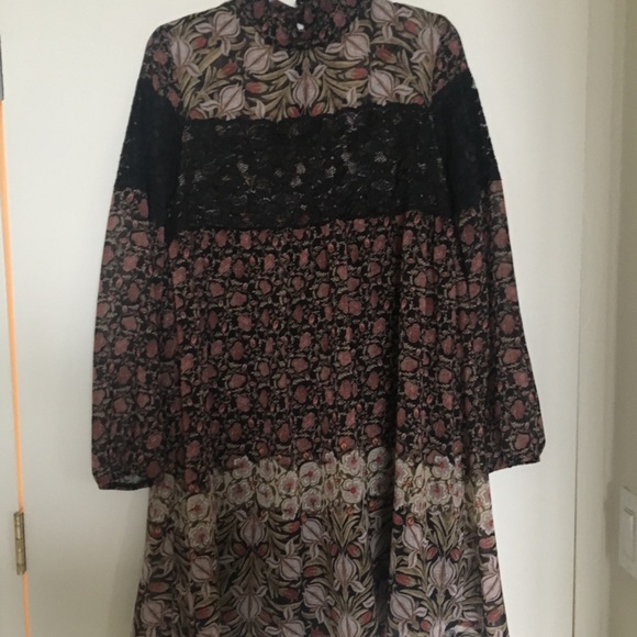 NWT Mock neck shift - Picture 4 of 5